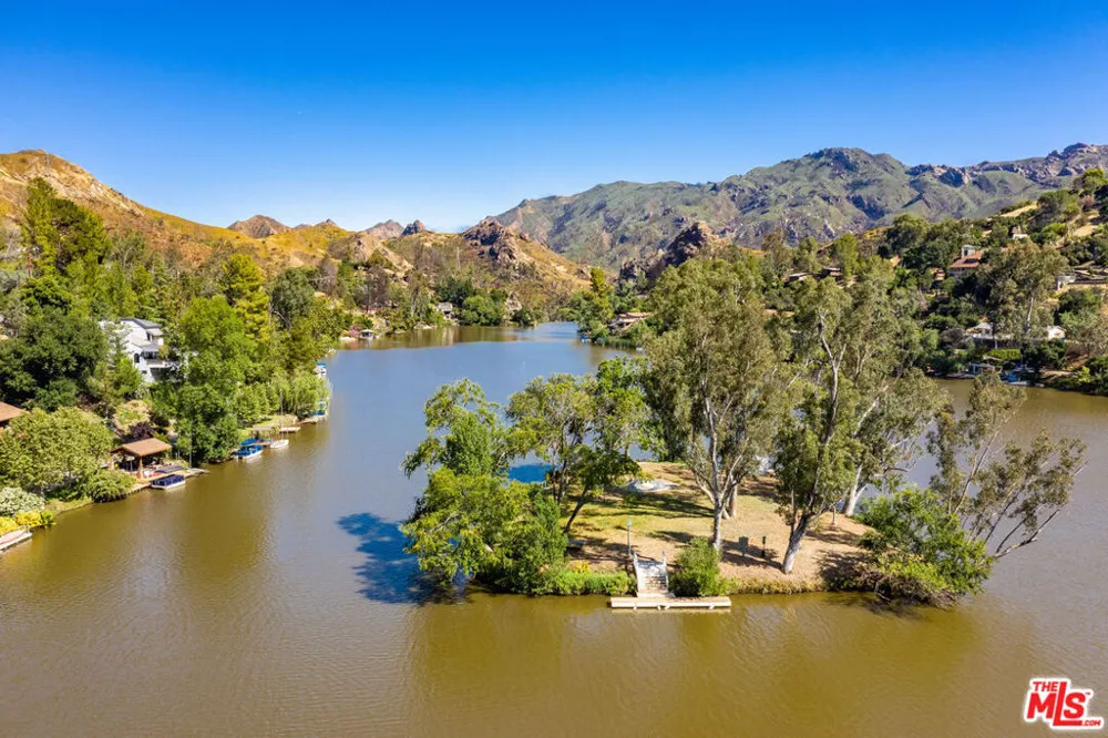 29371 Lake Vista Drive Agoura Hills, CA 91301