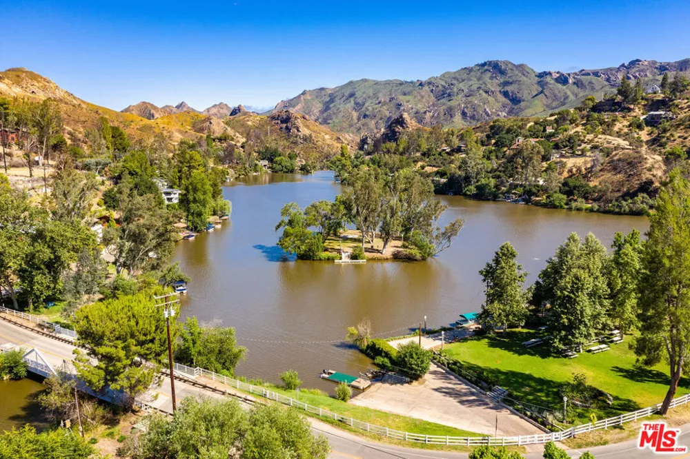 29371 Lake Vista Drive Agoura Hills, CA 91301
