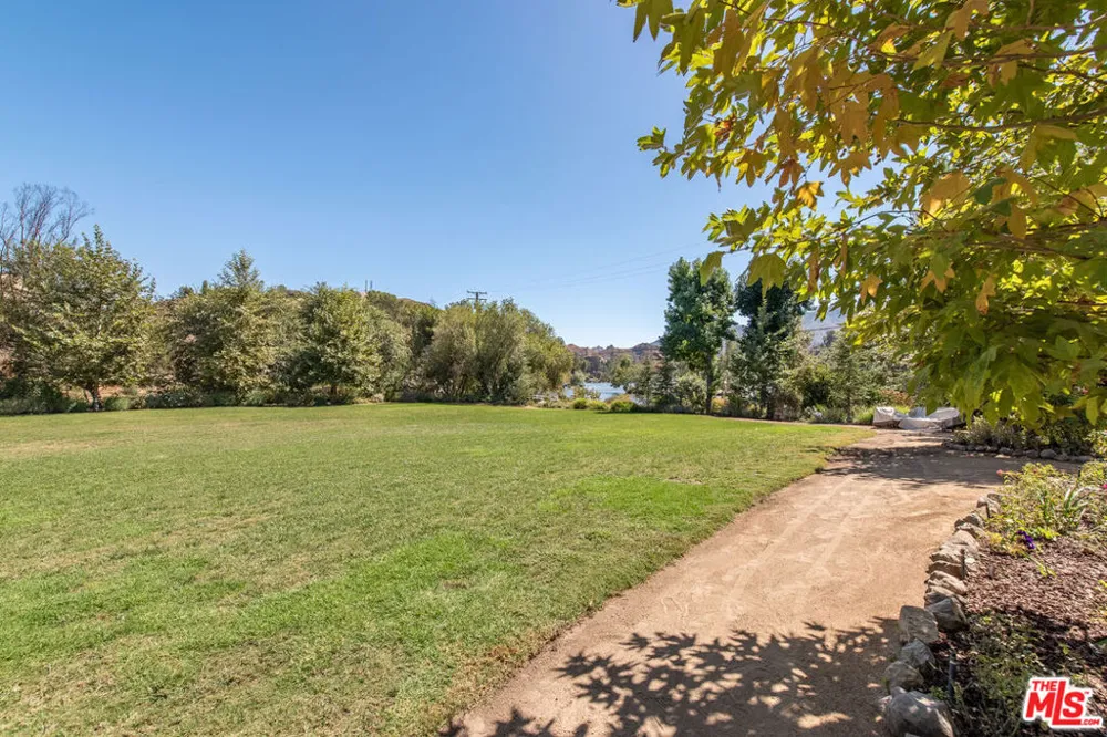 29371 Lake Vista Drive Agoura Hills, CA 91301