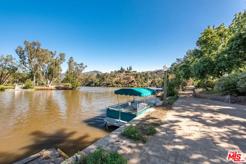 29371 Lake Vista Drive Agoura Hills, CA 91301