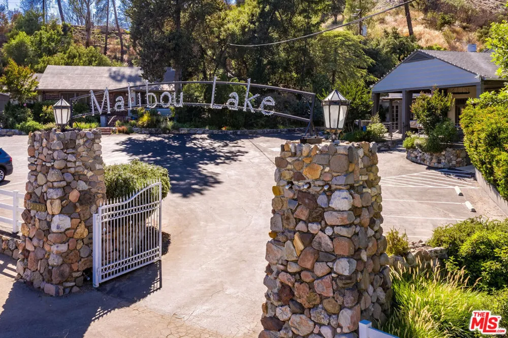 29371 Lake Vista Drive Agoura Hills, CA 91301