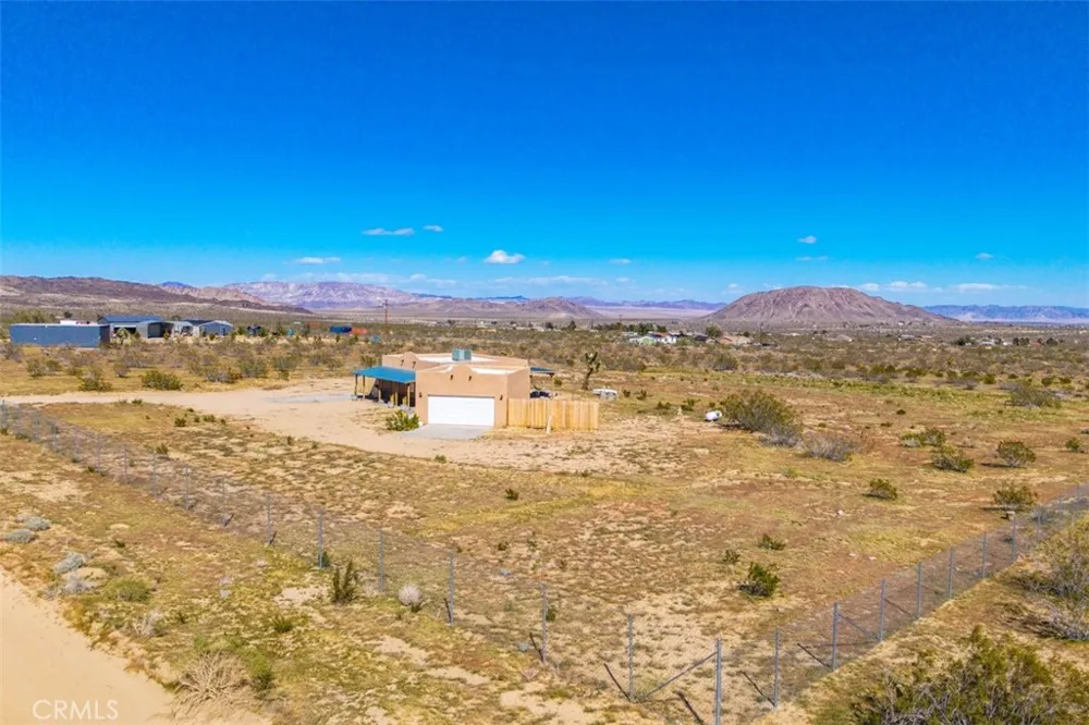 1335 Fortuna Ave Landers, CA 92285