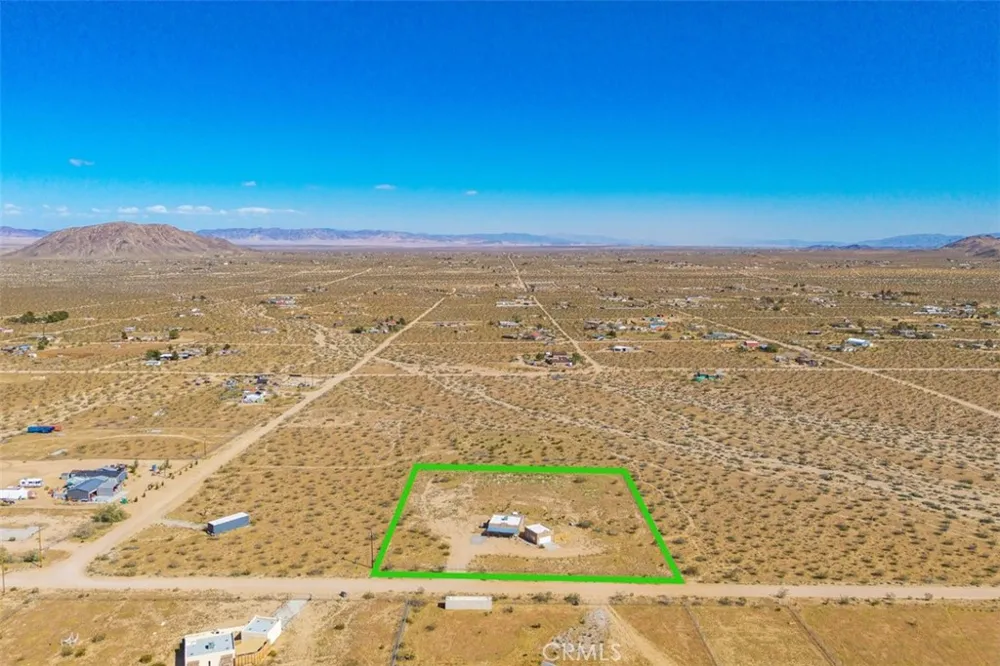 1335 Fortuna Ave Landers, CA 92285