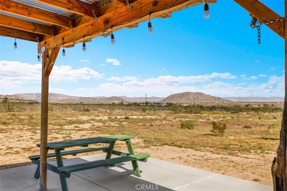 1335 Fortuna Ave Landers, CA 92285