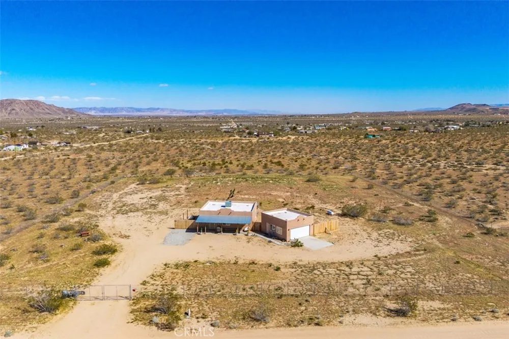 1335 Fortuna Ave Landers, CA 92285