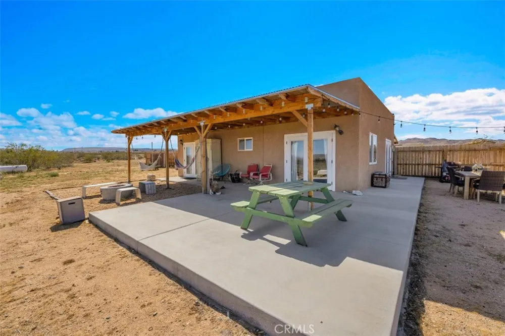 1335 Fortuna Ave Landers, CA 92285