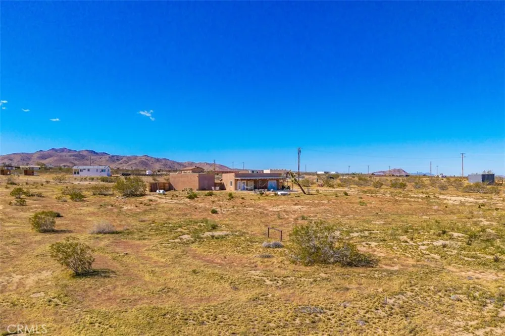1335 Fortuna Ave Landers, CA 92285