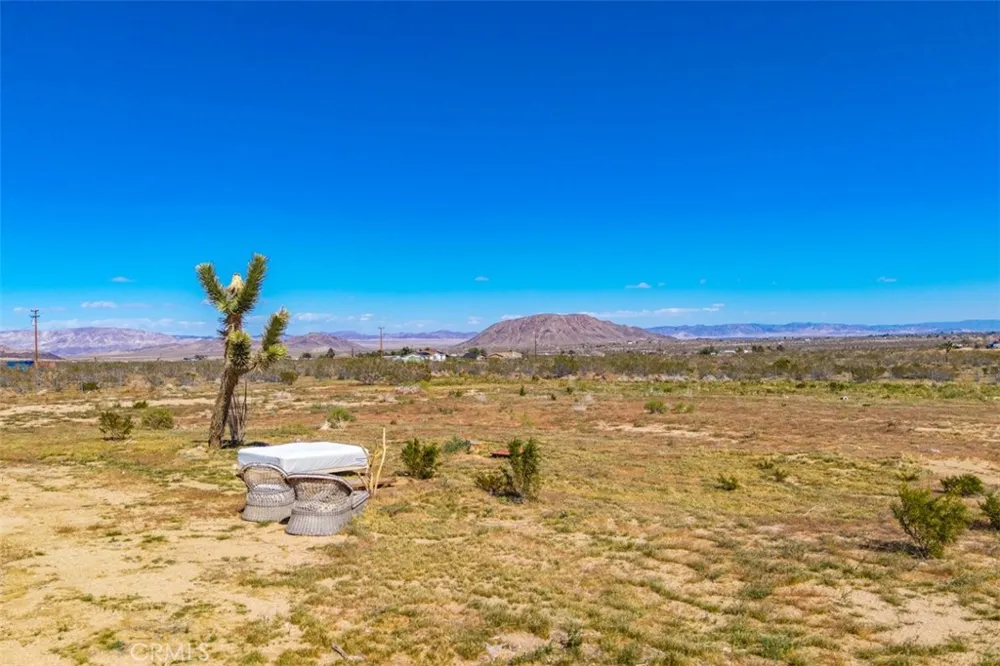 1335 Fortuna Ave Landers, CA 92285