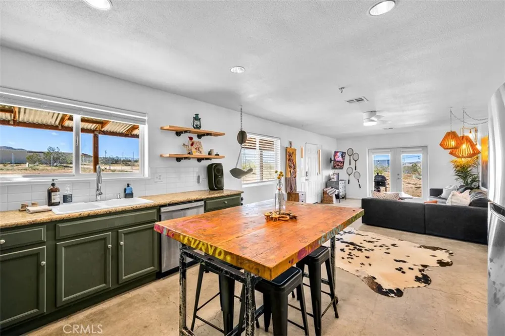 1335 Fortuna Ave Landers, CA 92285