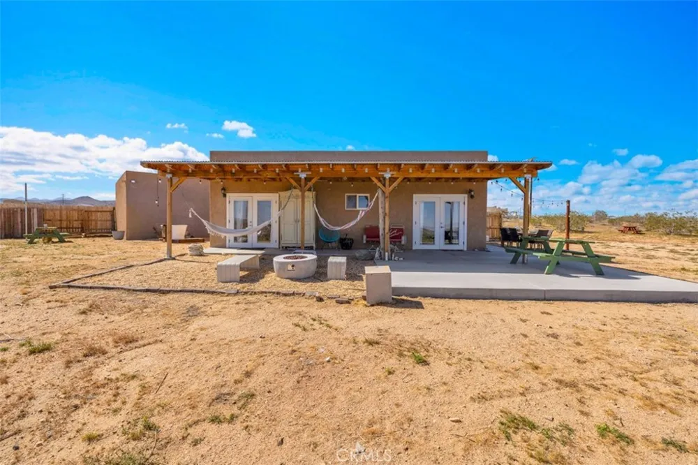 1335 Fortuna Ave Landers, CA 92285