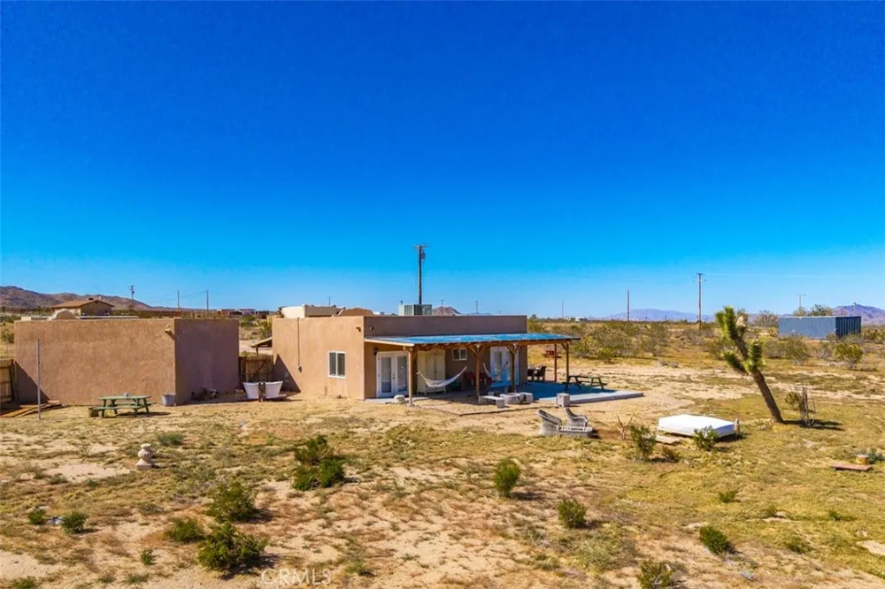 1335 Fortuna Ave Landers, CA 92285