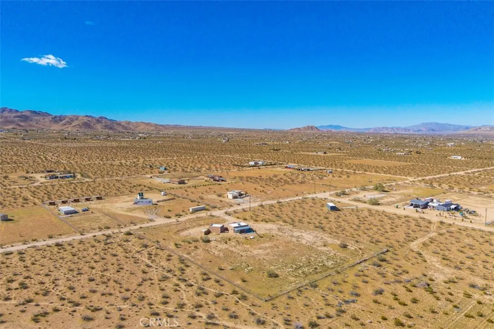 1335 Fortuna Ave Landers, CA 92285