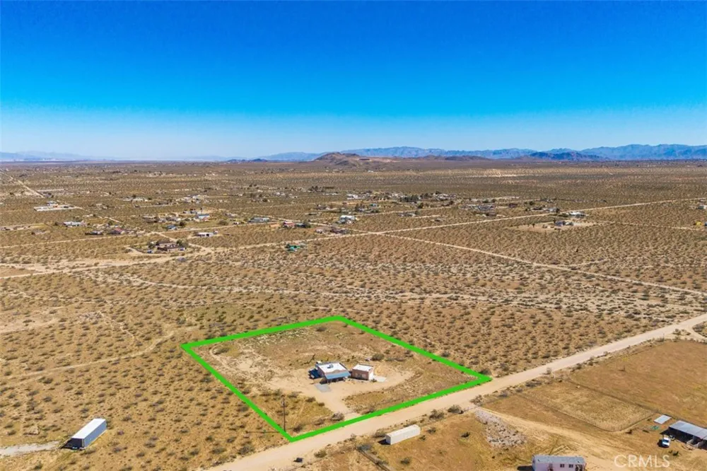 1335 Fortuna Ave Landers, CA 92285