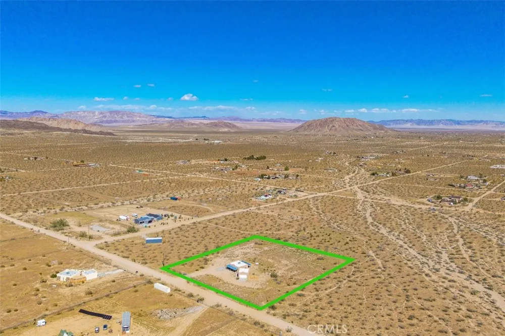 1335 Fortuna Ave Landers, CA 92285