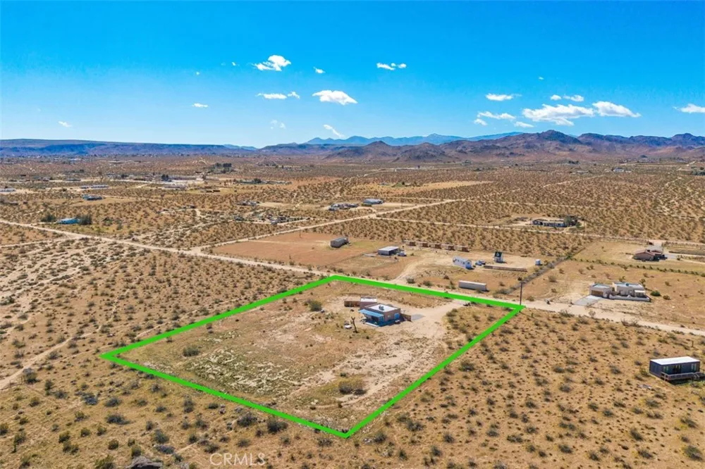 1335 Fortuna Ave Landers, CA 92285