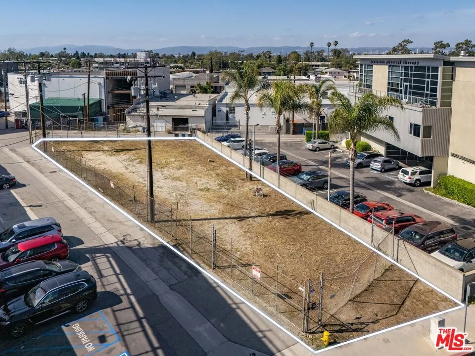 11833 Major Street Culver City, CA 90230