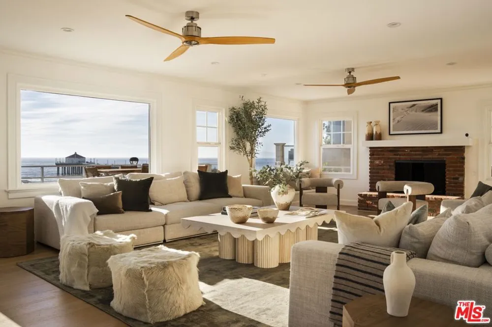 1000 The Strand Manhattan Beach, CA 90266