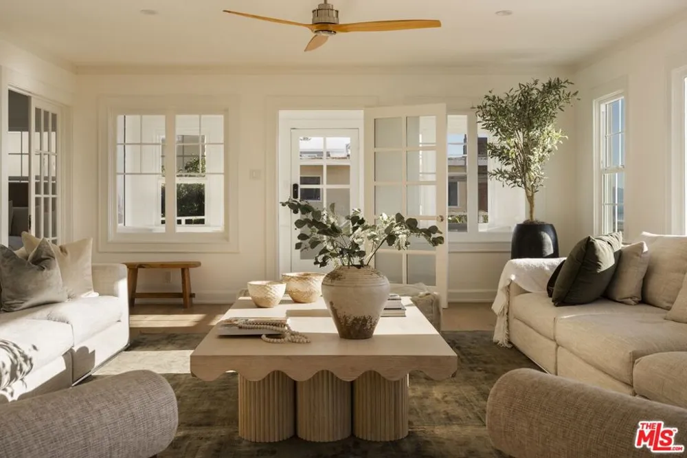 1000 The Strand Manhattan Beach, CA 90266