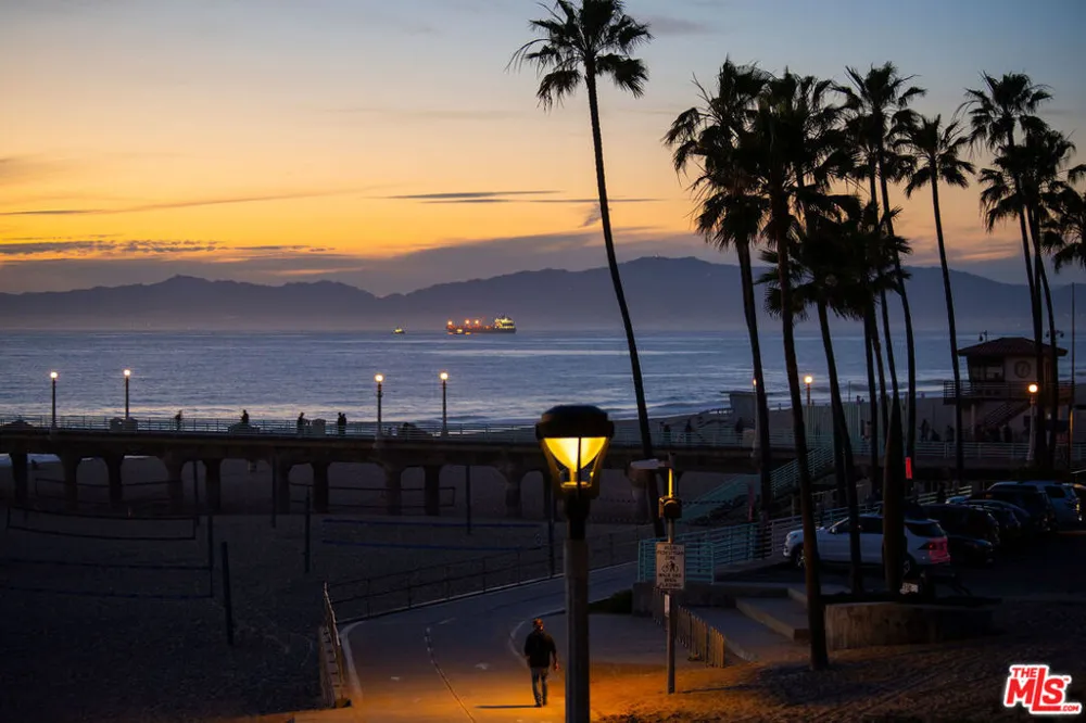 1000 The Strand Manhattan Beach, CA 90266