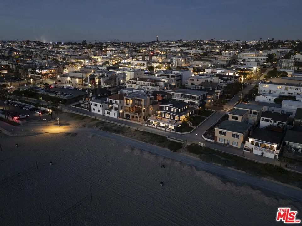 1000 The Strand Manhattan Beach, CA 90266