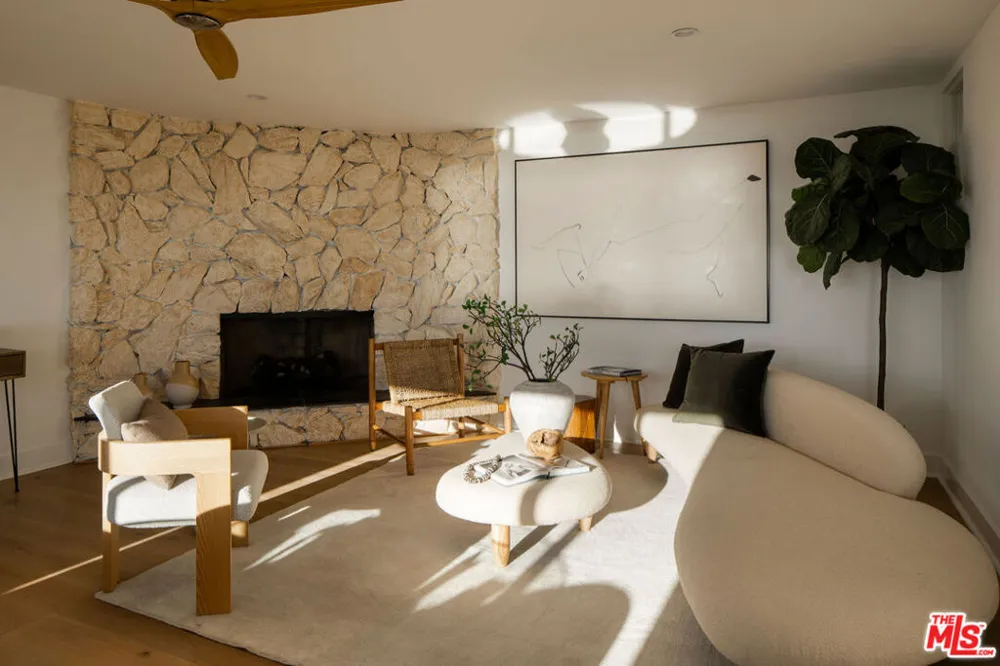 1000 The Strand Manhattan Beach, CA 90266
