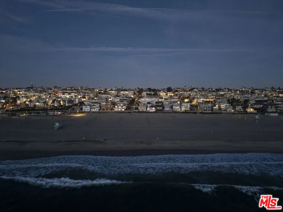 1000 The Strand Manhattan Beach, CA 90266