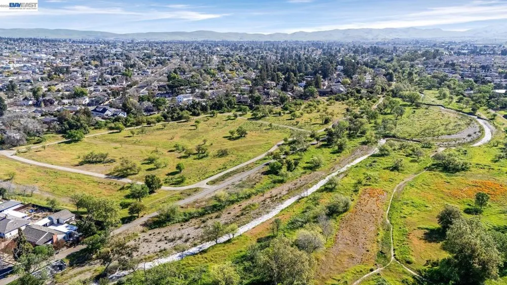 1087 Murrieta Blvd #242 Livermore, CA 94550