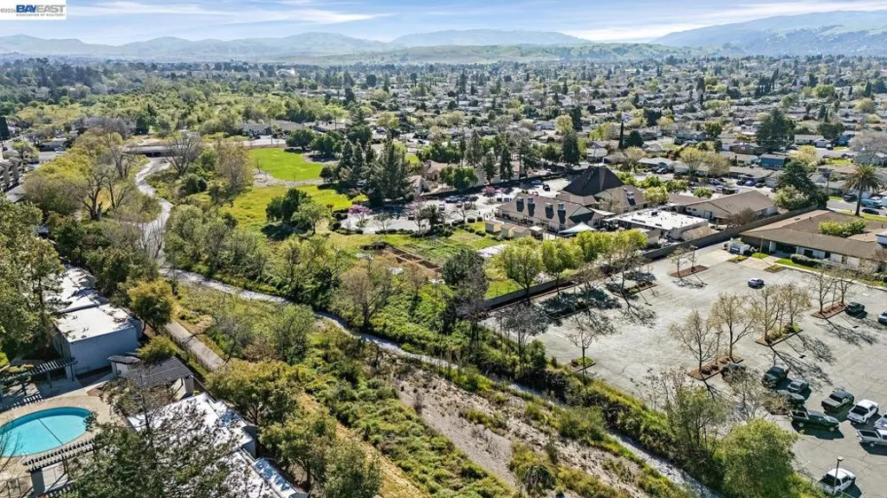 1087 Murrieta Blvd #242 Livermore, CA 94550