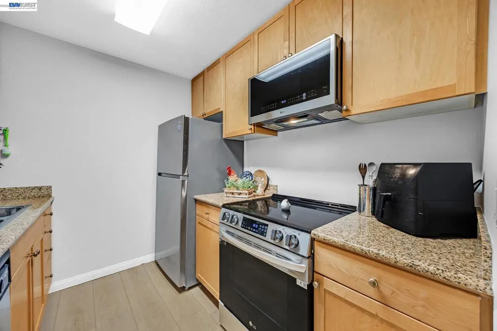 1087 Murrieta Blvd #242 Livermore, CA 94550