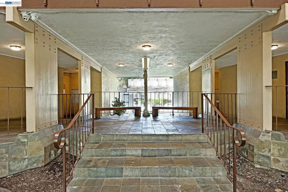 1087 Murrieta Blvd #242 Livermore, CA 94550