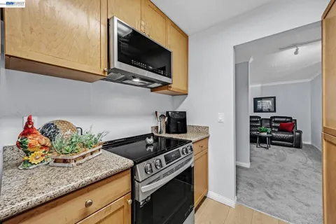 1087 Murrieta Blvd #242