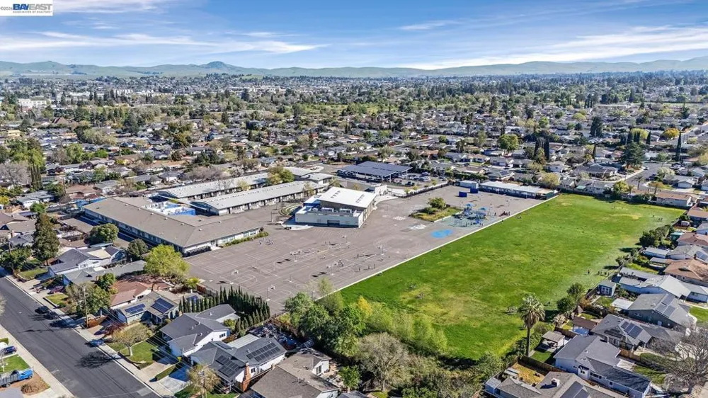 1087 Murrieta Blvd #242 Livermore, CA 94550