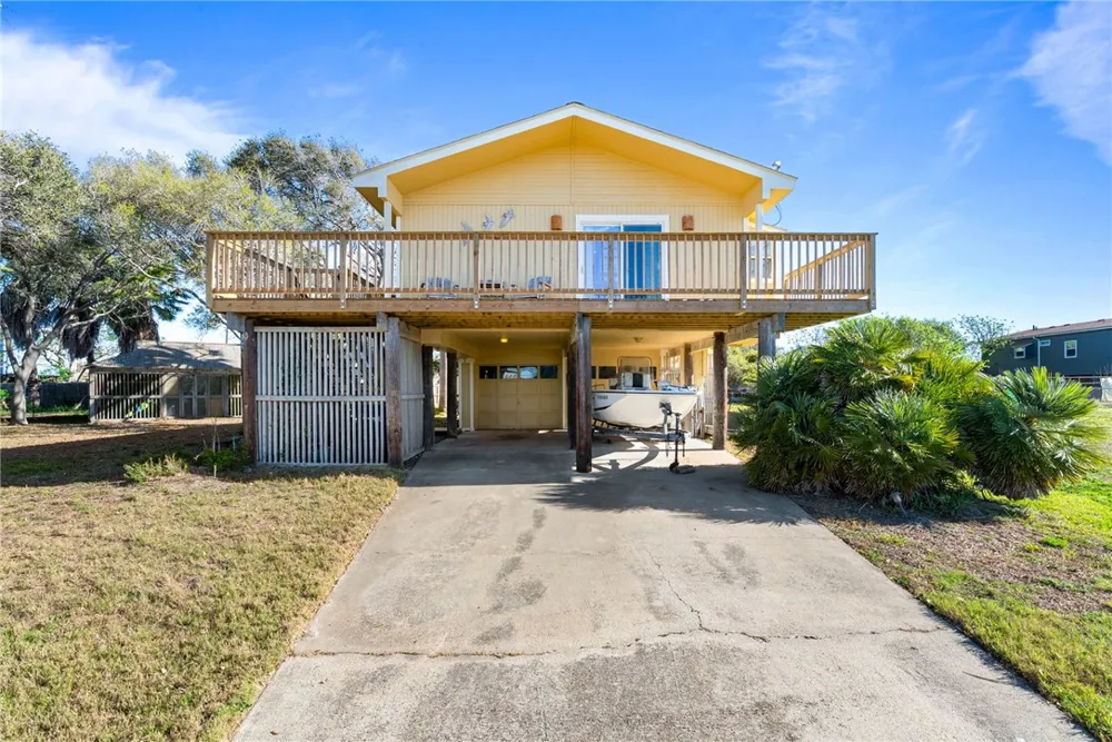 118 Las Palmas Drive Corpus Christi, TX 78418