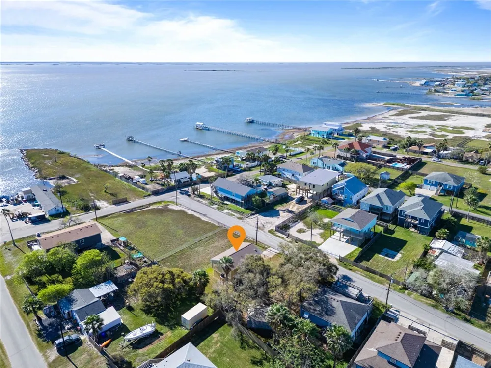 118 Las Palmas Drive Corpus Christi, TX 78418