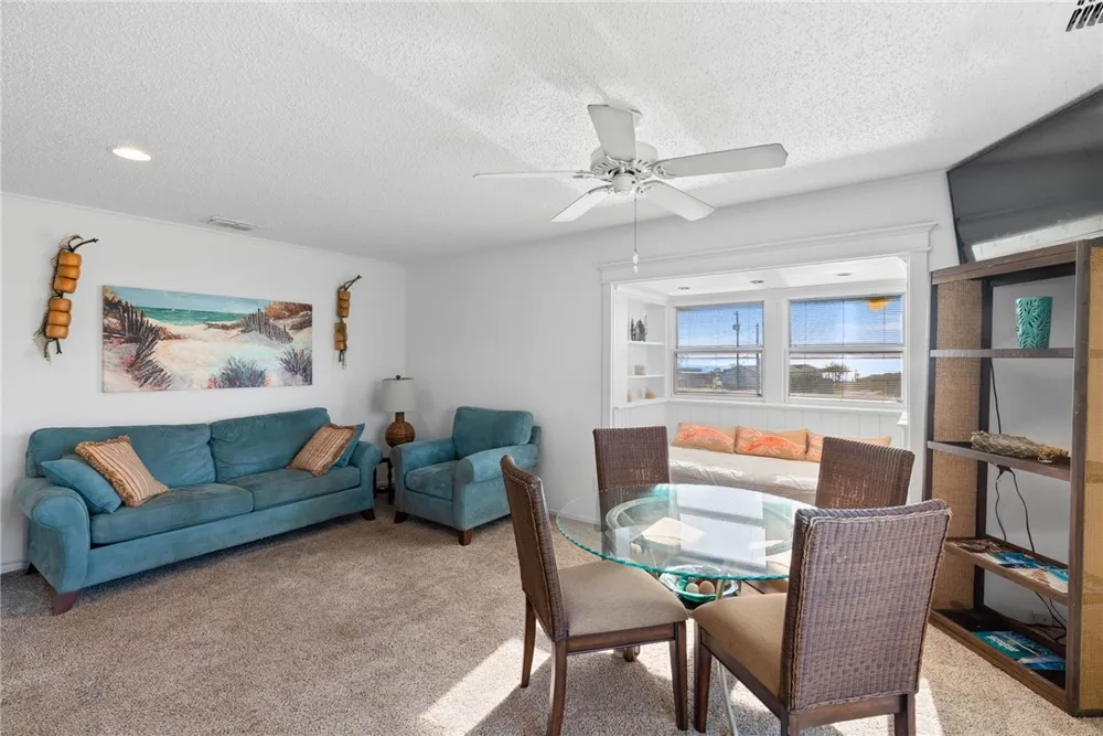 118 Las Palmas Drive Corpus Christi, TX 78418