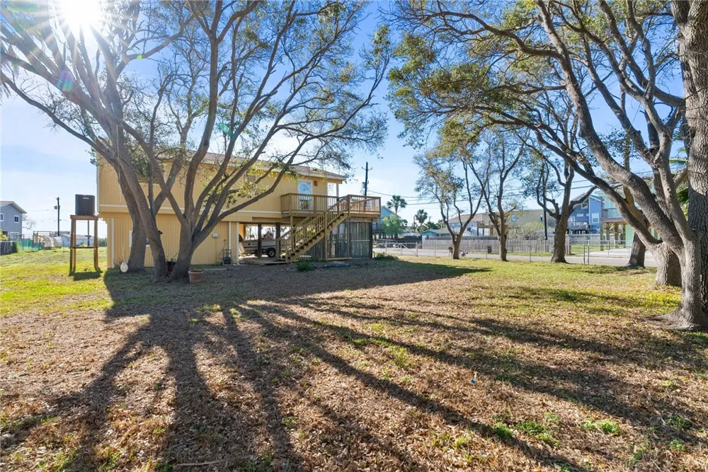118 Las Palmas Drive Corpus Christi, TX 78418