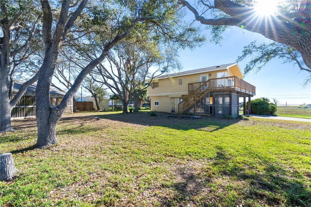 118 Las Palmas Drive Corpus Christi, TX 78418
