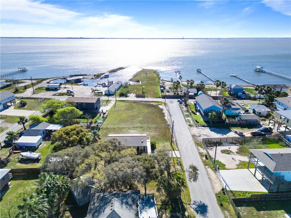 118 Las Palmas Drive Corpus Christi, TX 78418