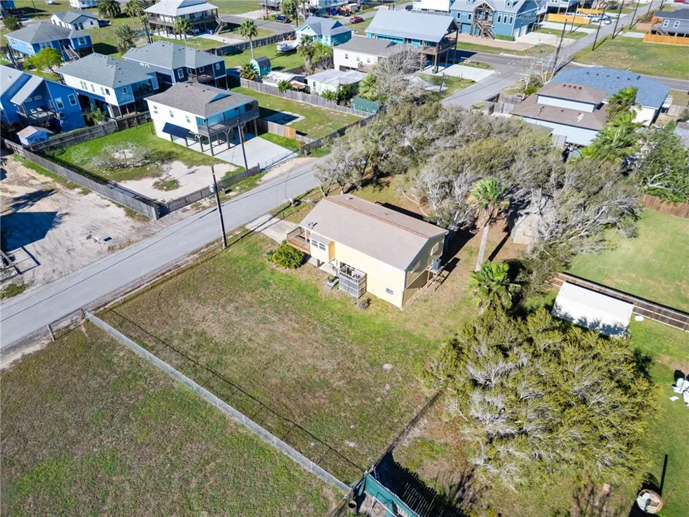 118 Las Palmas Drive Corpus Christi, TX 78418