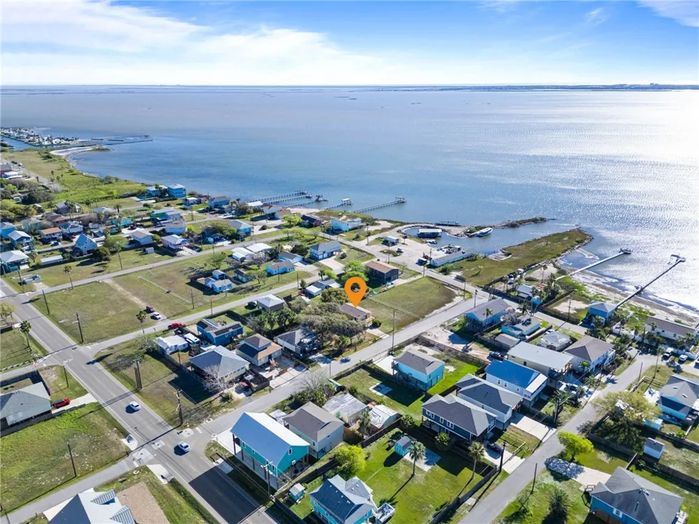 118 Las Palmas Drive Corpus Christi, TX 78418
