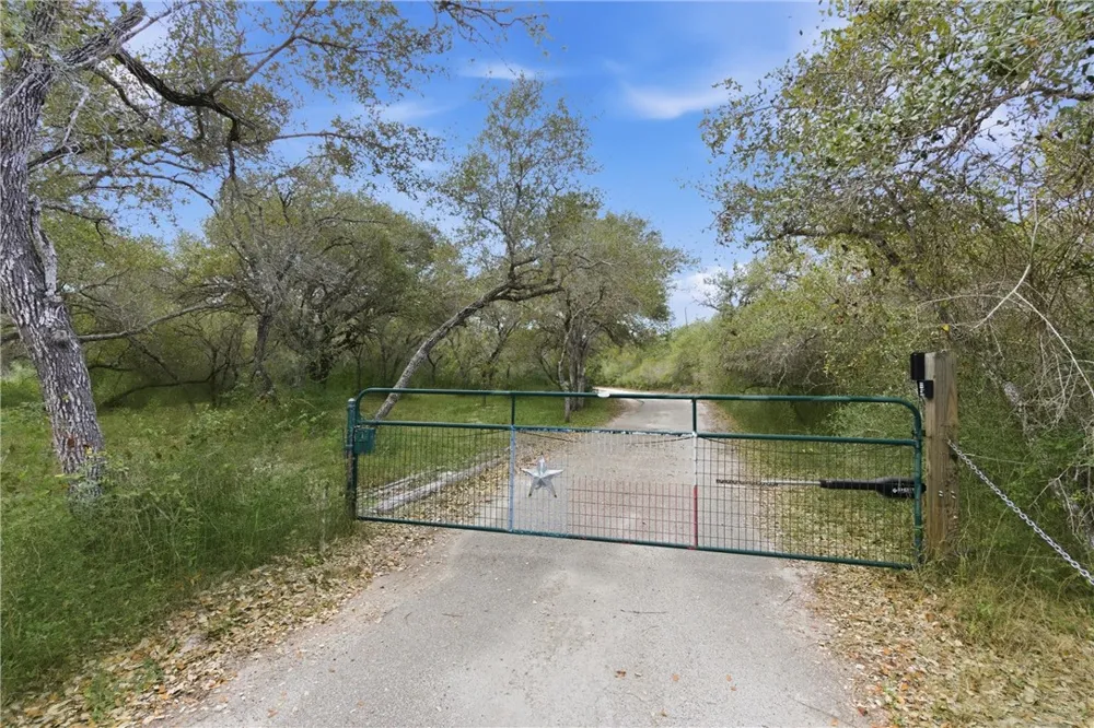 1615 Mooney Lane Ingleside, TX 78362