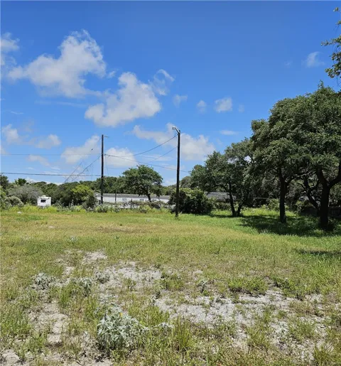 1 Hackberry Street