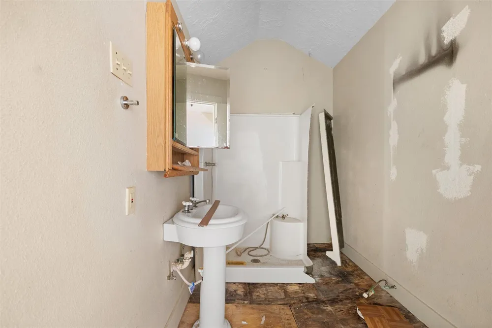 488 7th Street Somerville, TX 77879