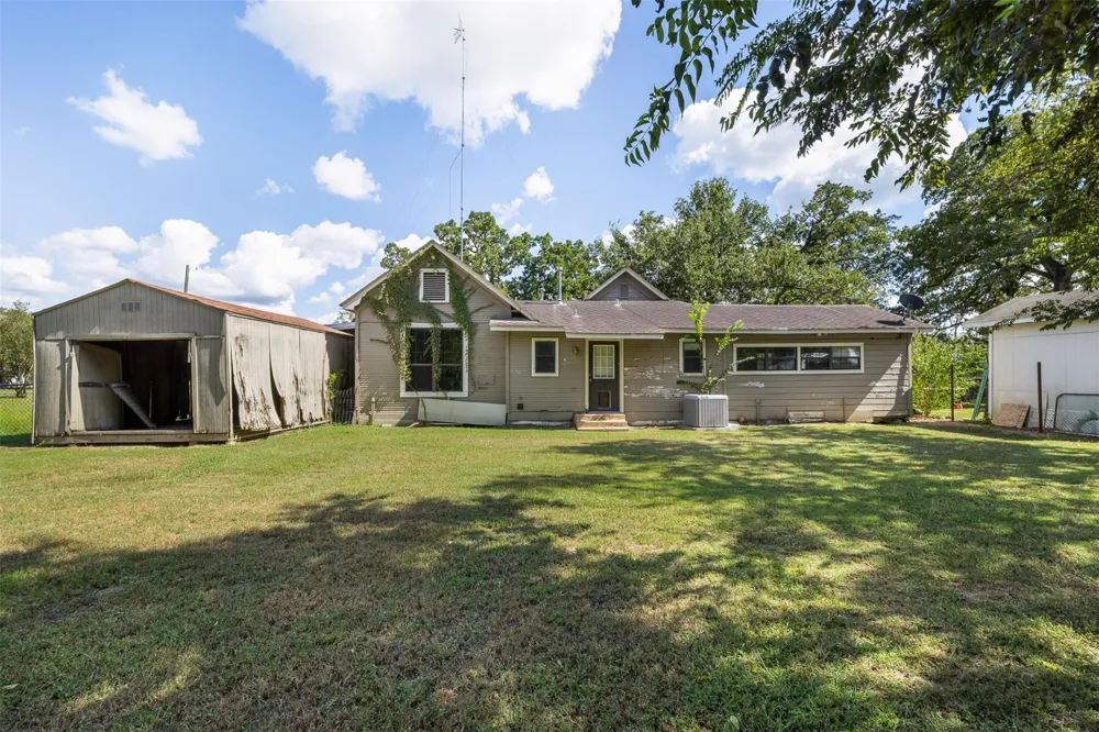 488 7th Street Somerville, TX 77879
