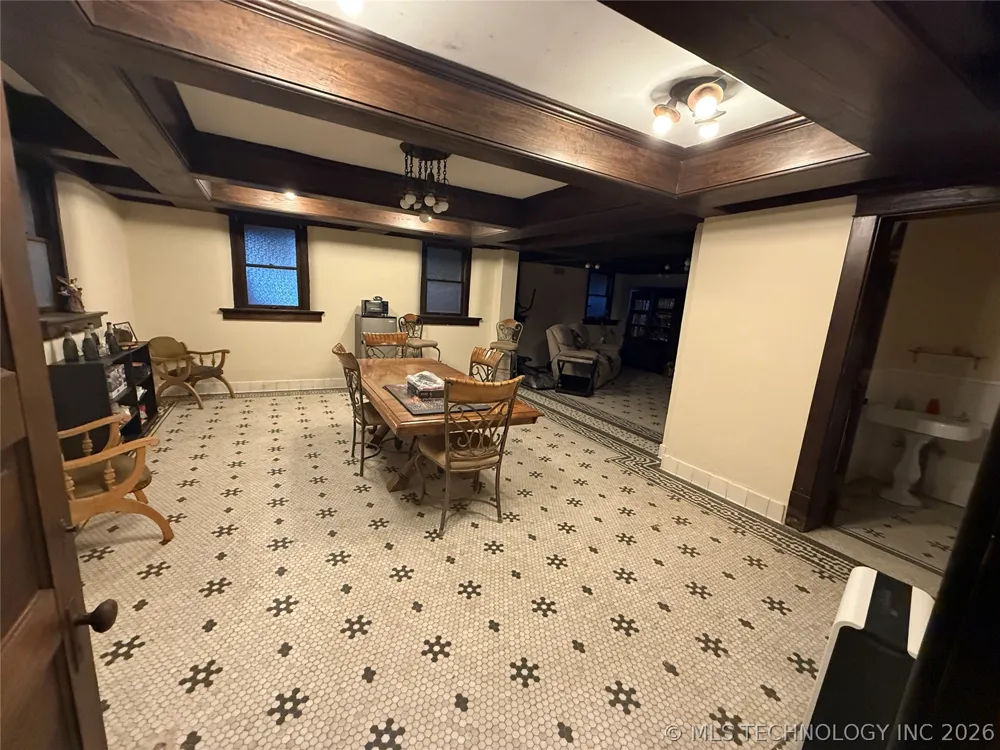 215 S 5th Street Independence, KS 67301