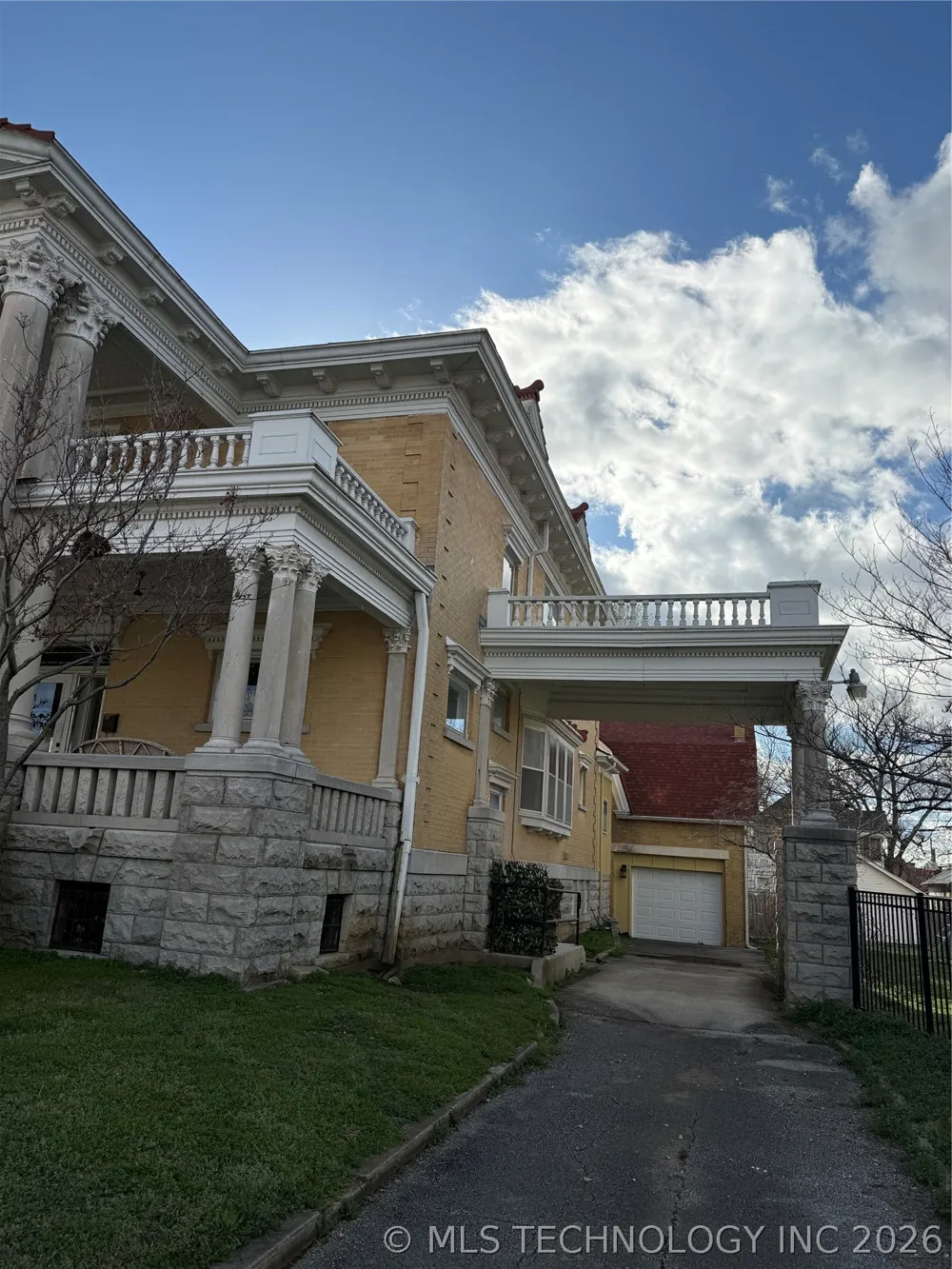 215 S 5th Street Independence, KS 67301