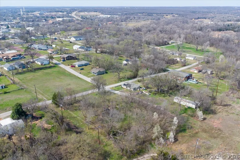 608 E 9th Avenue Bristow, OK 74010