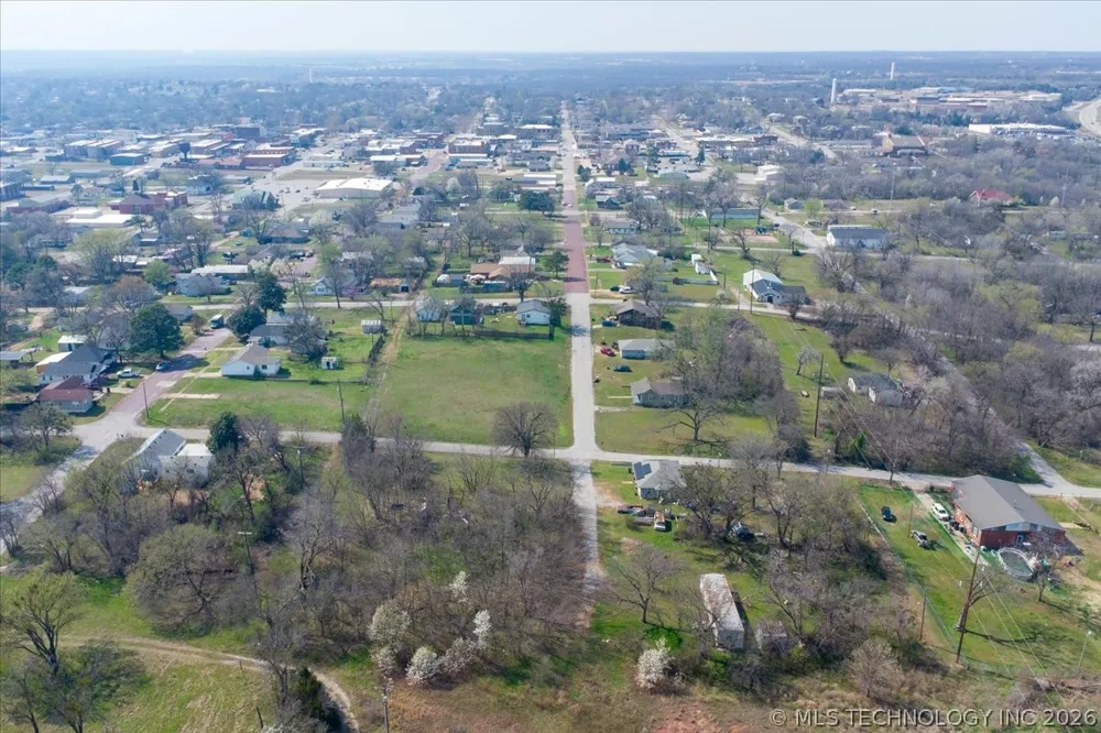 608 E 9th Avenue Bristow, OK 74010