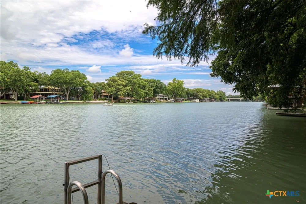 92 Turtle Lane Seguin, TX 78155