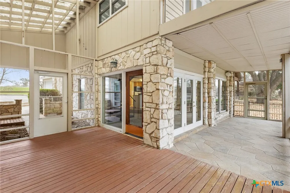 92 Turtle Lane Seguin, TX 78155